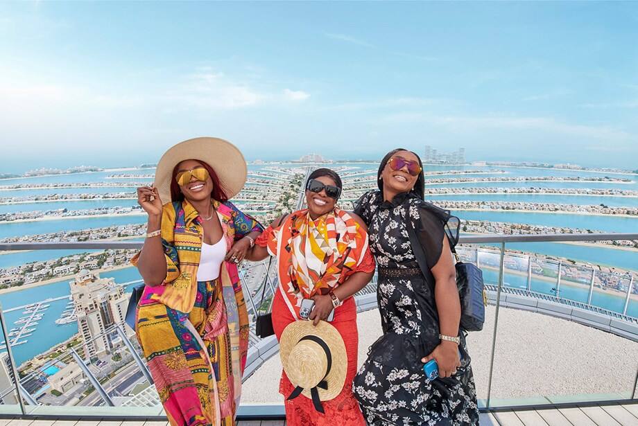 Počasí v Dubaji, vyhlídka The View, afričtí přátelé