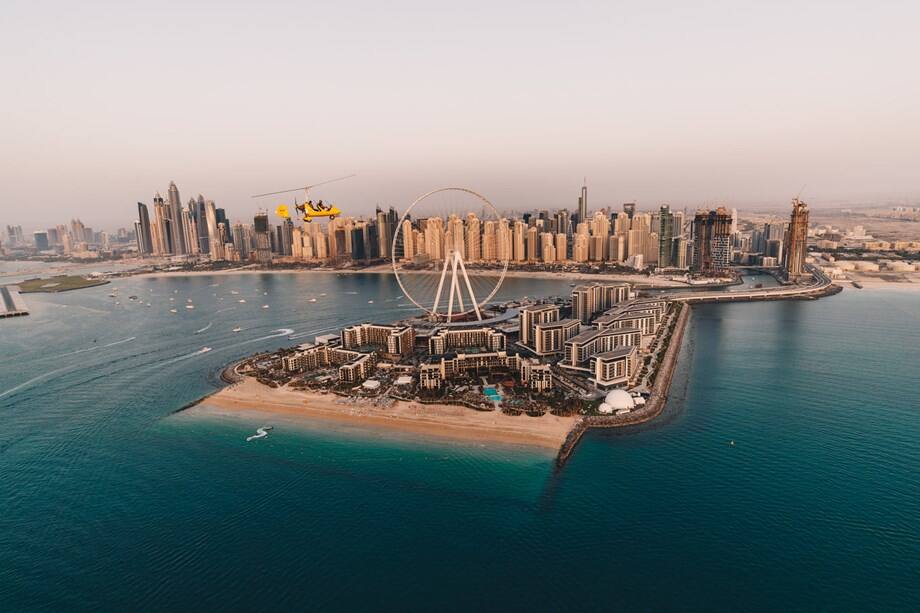 Ain Dubai Bluewaters helicopter ride over Ceasar's Palace hotel