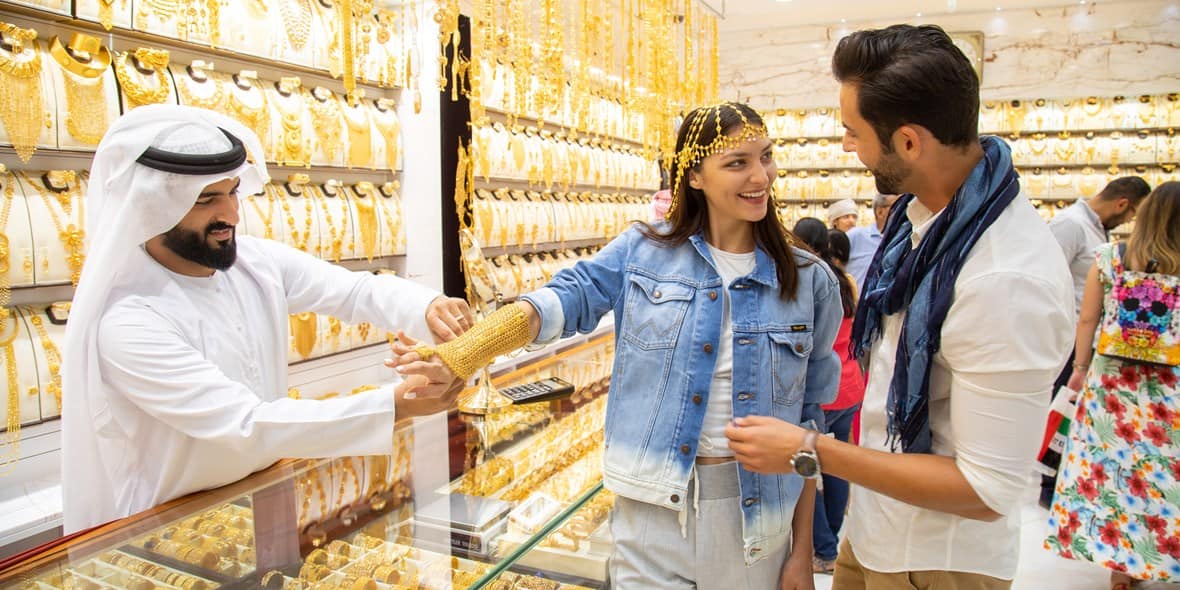 10-ways-to-do-dubai-on-a-budget-gold-souk-1