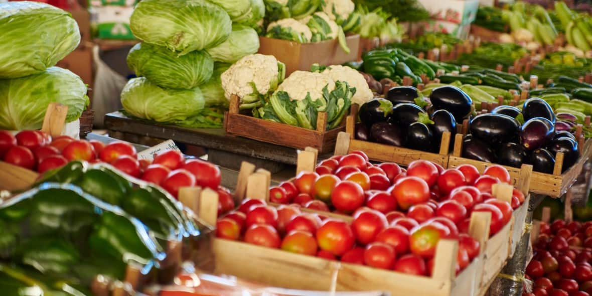 a-guide-to-dubai-markets-businessbay-vegetables-6