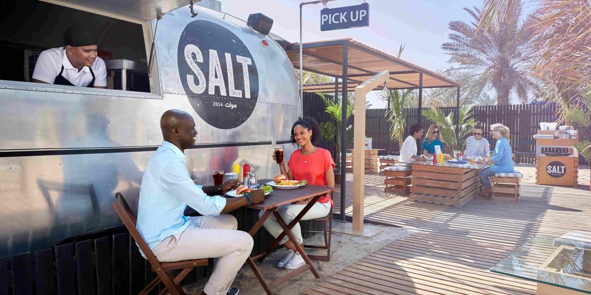 best-beachside-cafes-salt-kite-beach-4