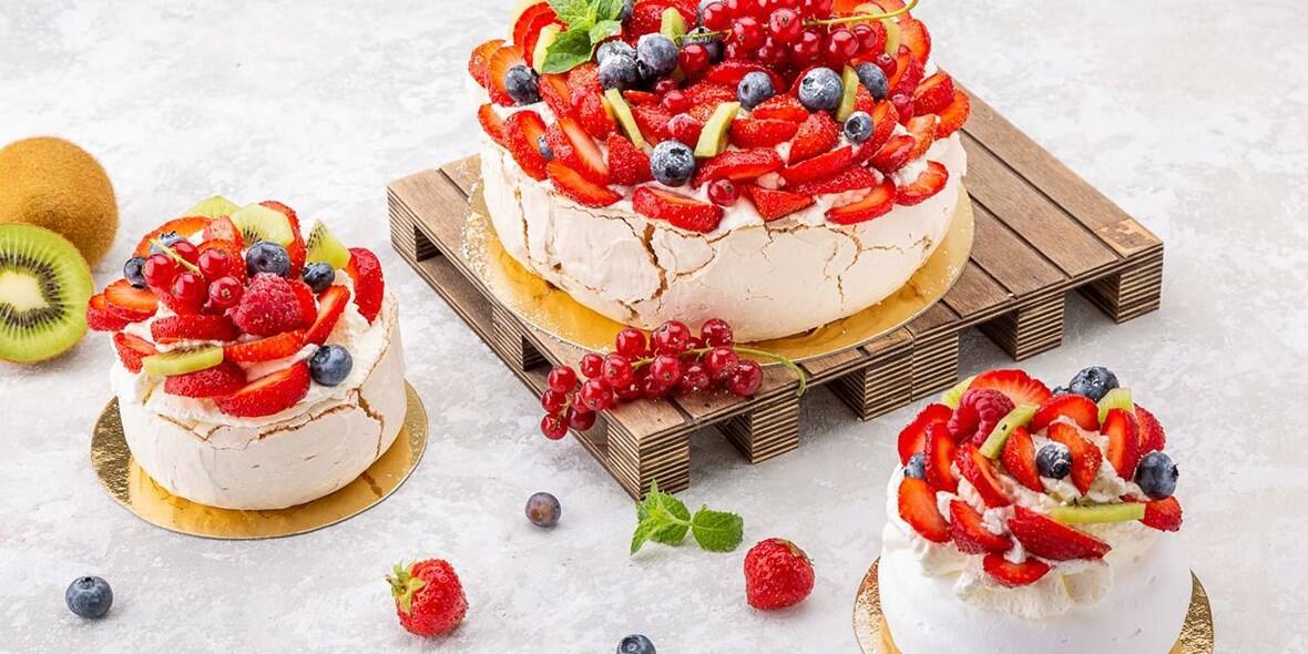 pavlova dessert