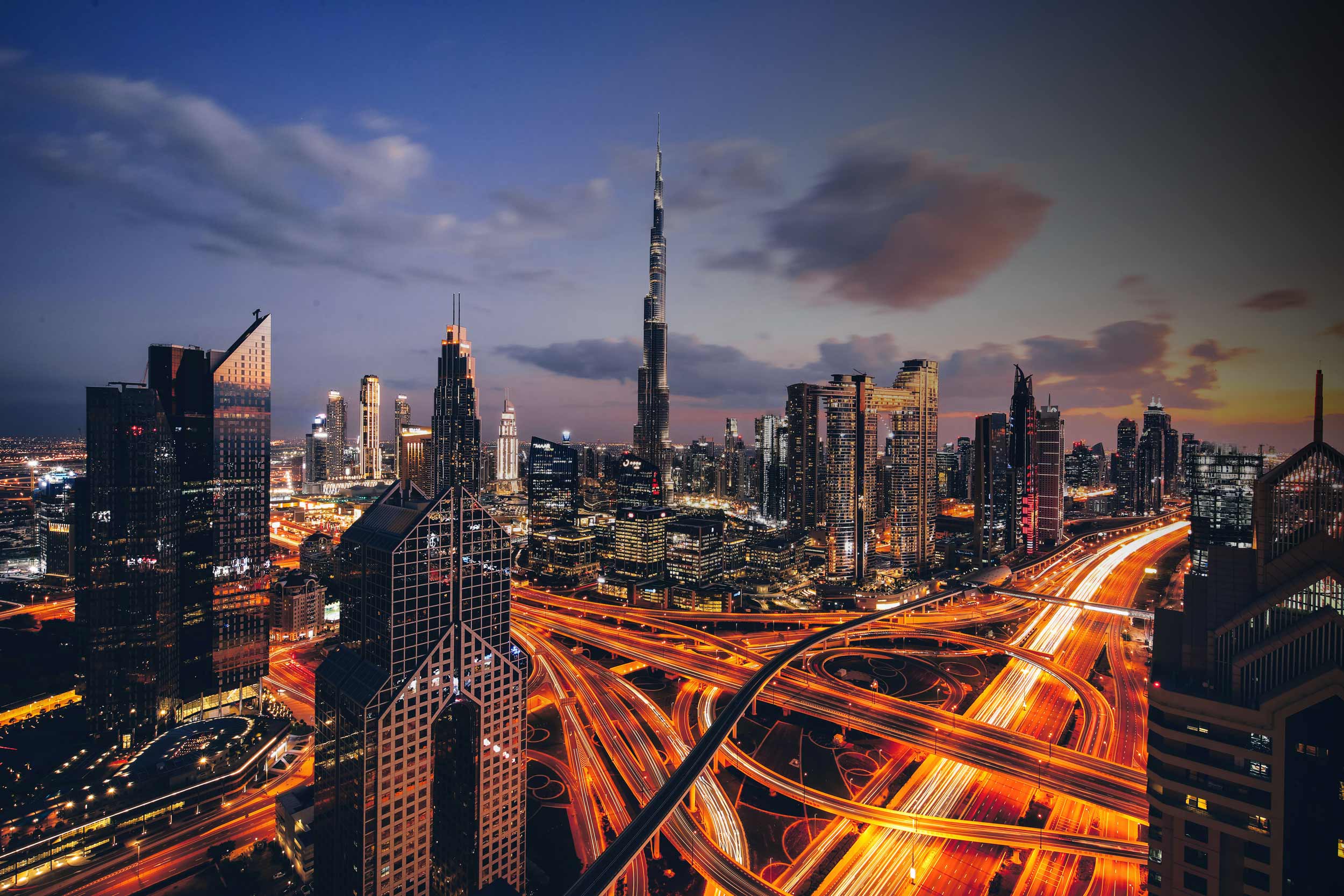 best-roadtrips-in-dubai-sheikh-zayed-road-AR