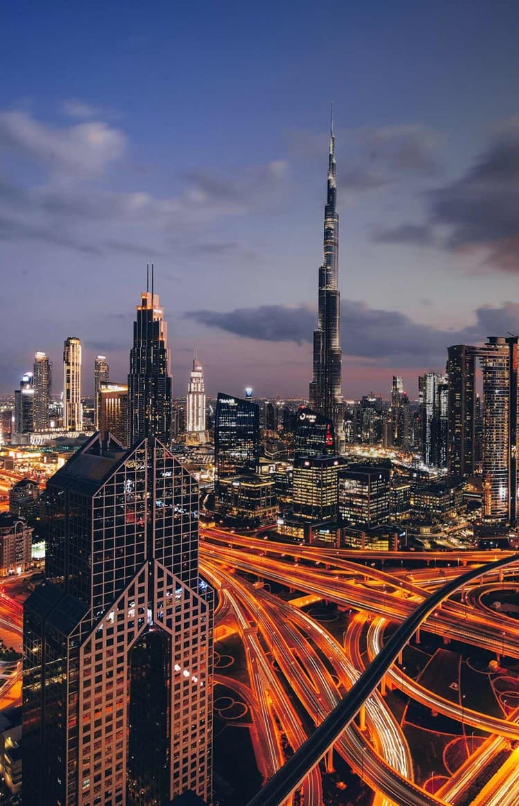best-roadtrips-in-dubai-sheikh-zayed-road-AR