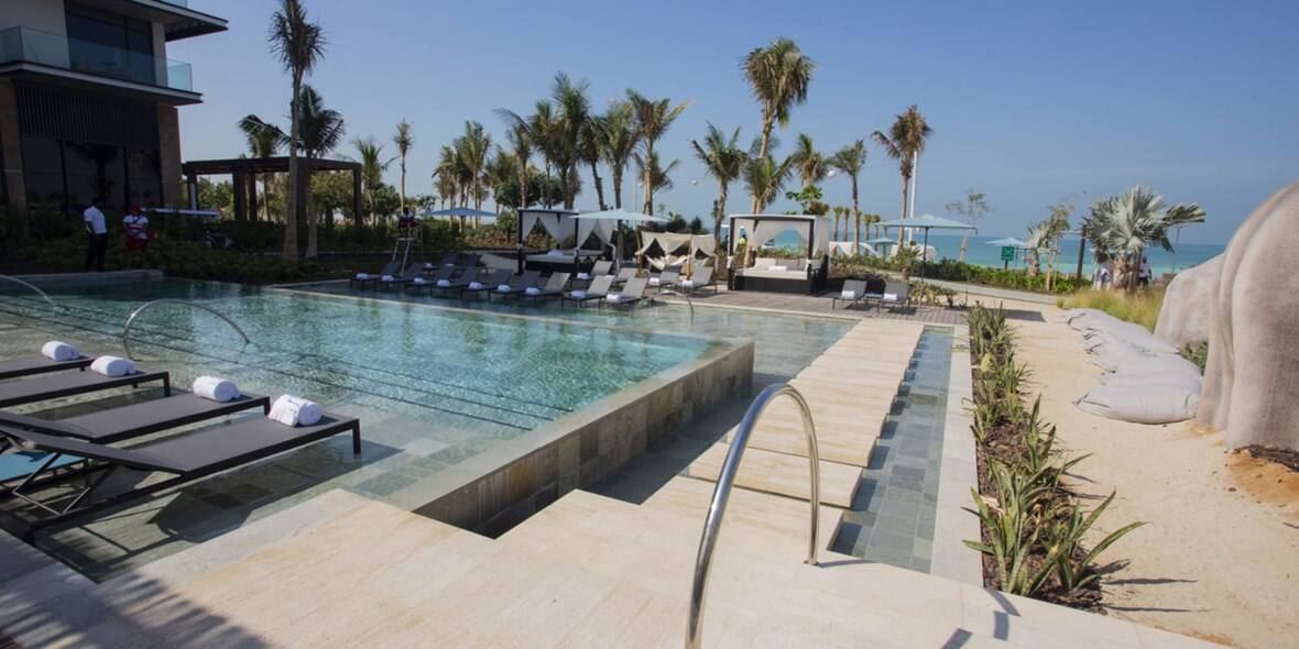 dubai-pool-parties-cove-beach-5