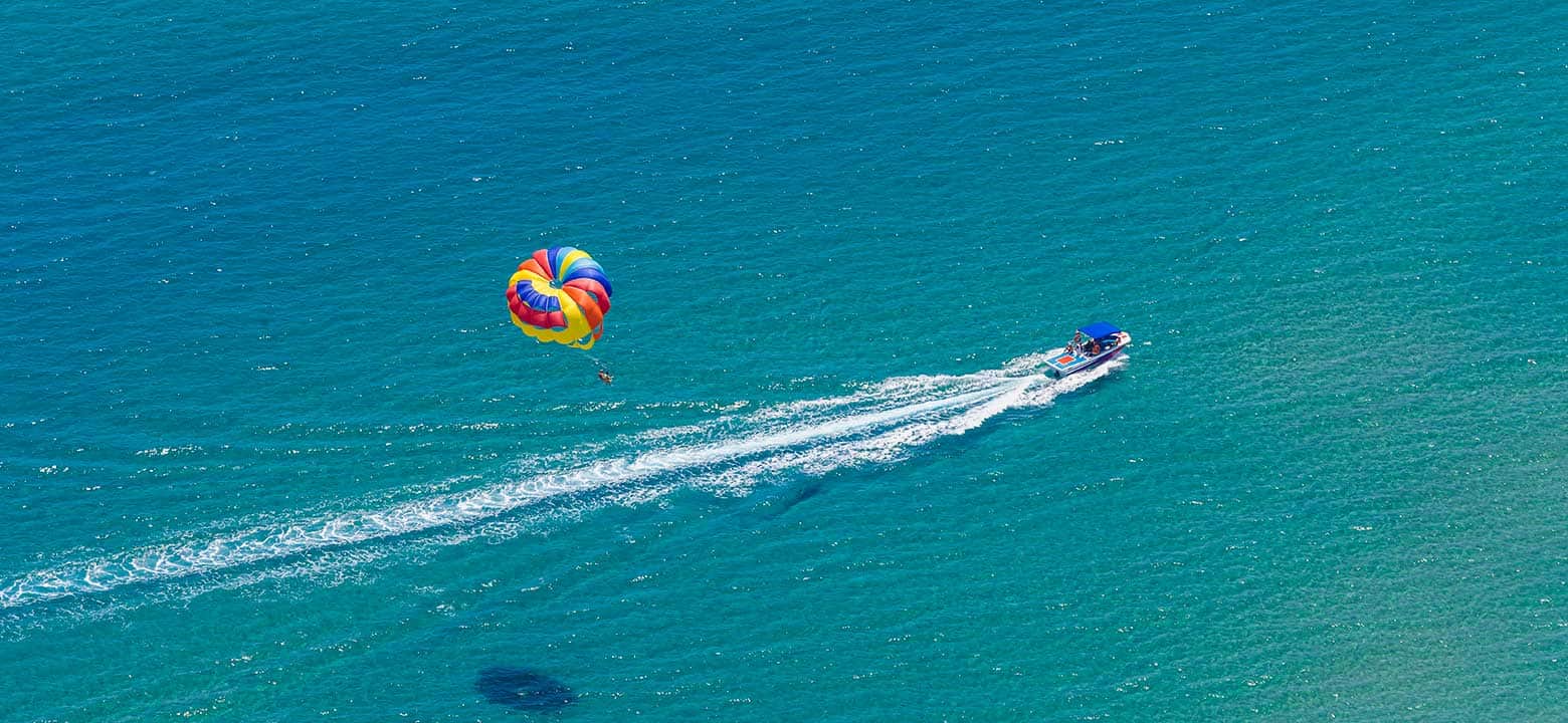 Parasailing in Dubai
