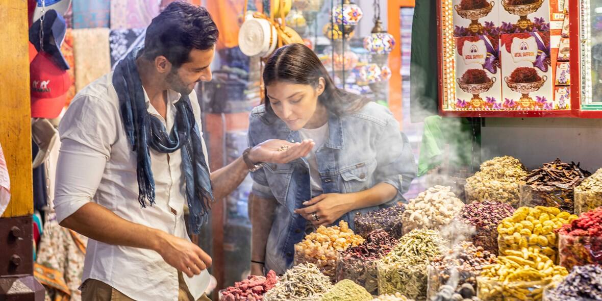 dubais-best-outdoor-shopping-malls-and-markets-spice-souk-5