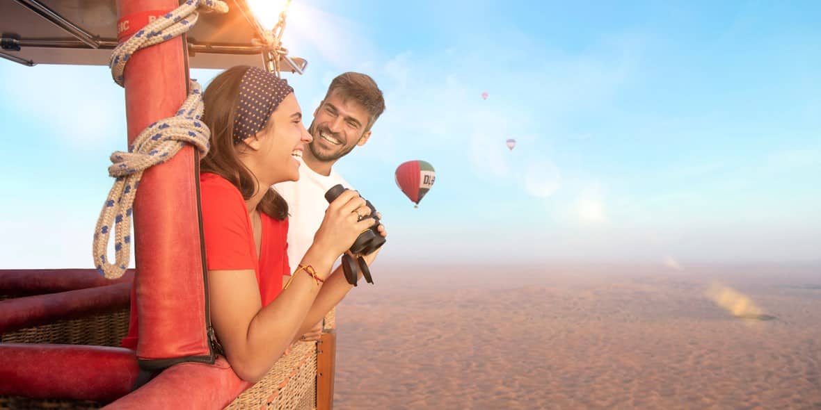dubais-best-proposal-spots-air-balloon-desert-couples-5