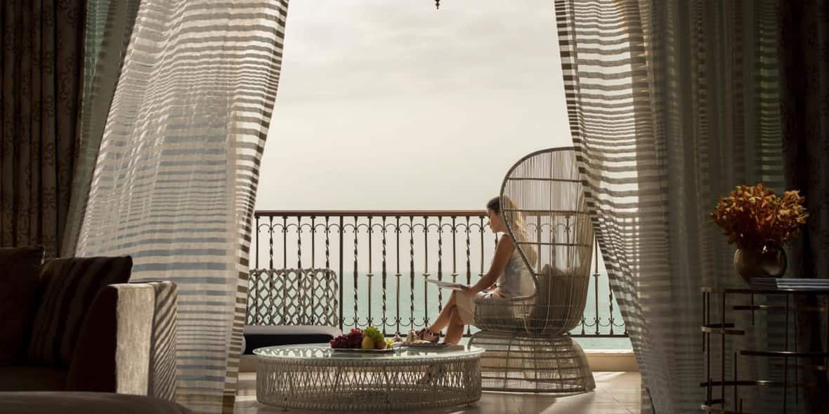 dubais-honeymoon-hot-list-four-seasons-jumeirah-6
