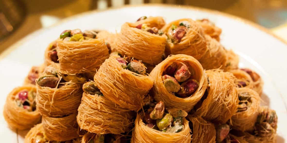 dubais-must-try-traditional-arabian-desserts-baklava-9
