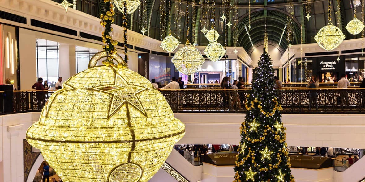 festive-fun-in-dubai-awe-inspiring-displays-shutterstock-1711383847