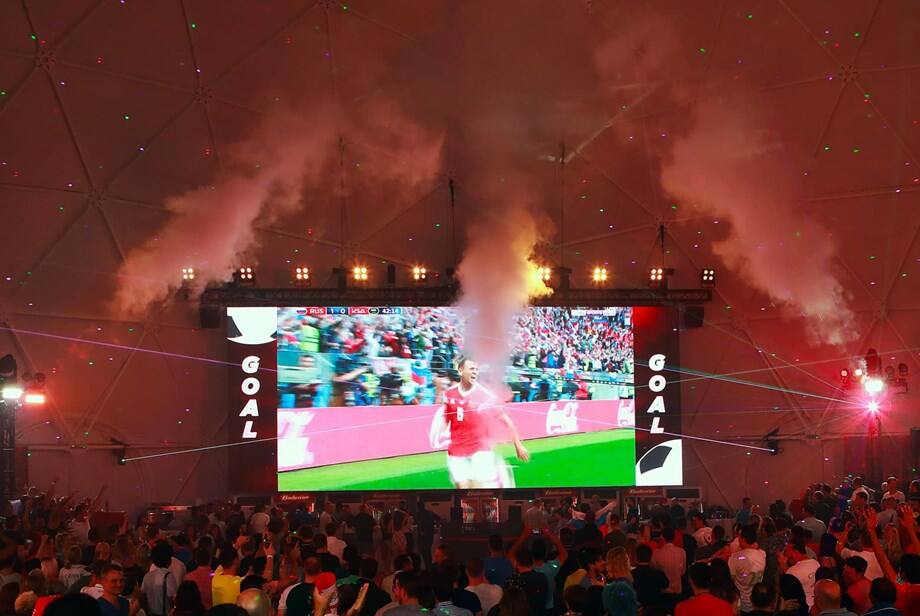 Promítání utkání mistrovství světa FIFA v Dubaji