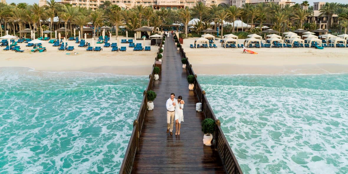 /GatherContent/article/h/hot-list-dubai-for-two/media/hot-list-dubai-for-two-pierchic-dine-1