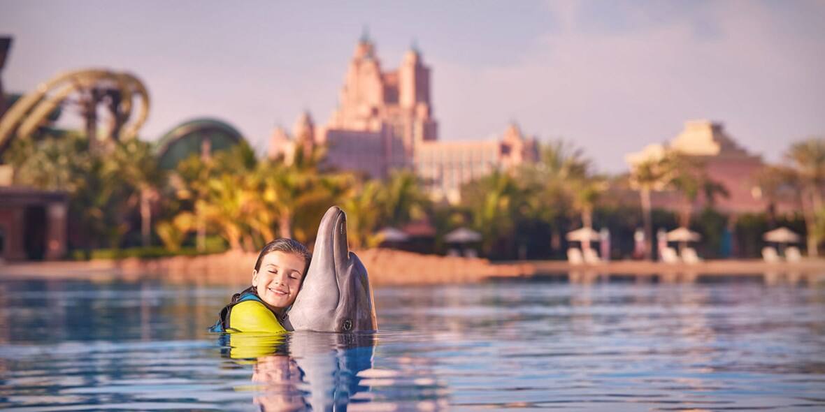 /GatherContent/article/i/insider-tips-of-places-to-visit-with-kids/media/dolphinbay-lifestyle-girlhug