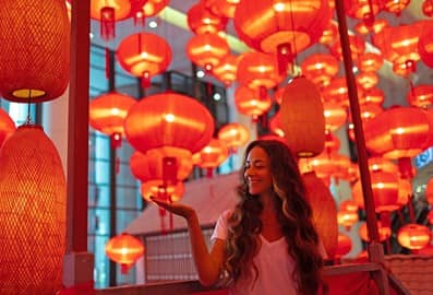 dubai mall chinatown lady