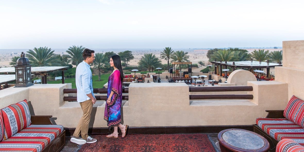 /GatherContent/article/p/picnic-spots-in-dubai/media/picnic-spots-in-dubai-bab-al-shams-couple-5