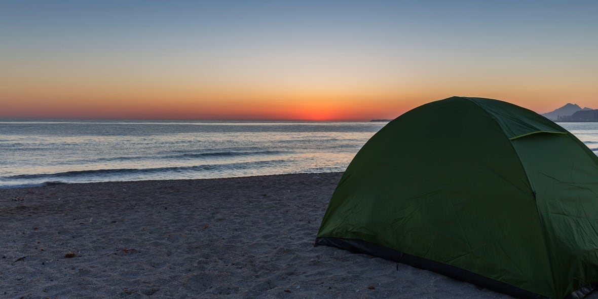 scuba-diving-dubai-beach-camping-getty-4
