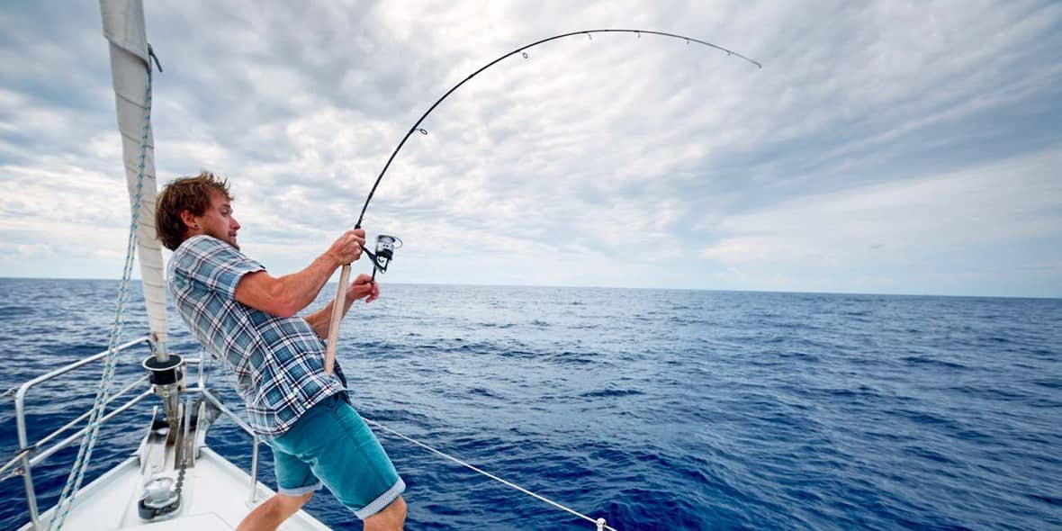 Fishing at a yacht in Dubai