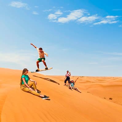 shaun-white-in-dubai-sand-boarding