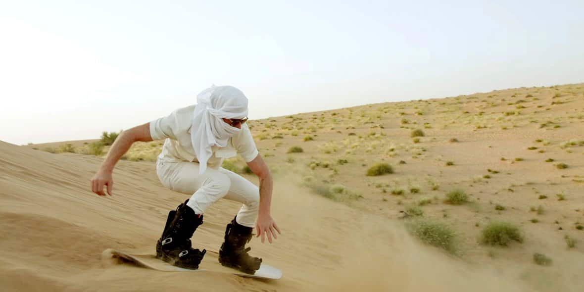 shaun-white-sand-boarding-desert-2