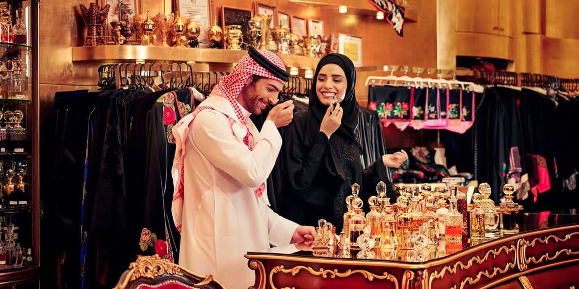 take-home-these-unique-dubai-souvenirs-perfume-dtcm-4