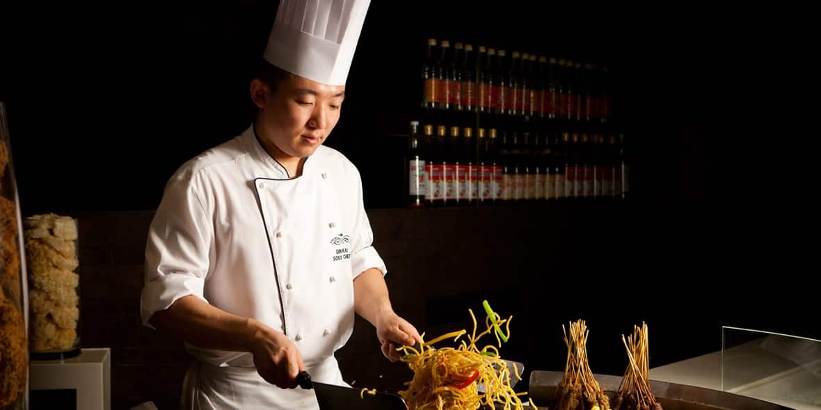 /GatherContent/article/t/the-hot-list-dubai-for-groups/media/the-hot-list-dubai-for-groups-saffron-restaurant-chef-4
