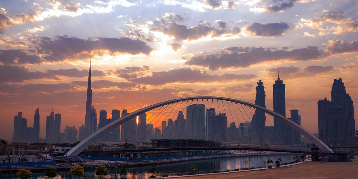 top-things-to-do-in-dubai-skyline-canal-11