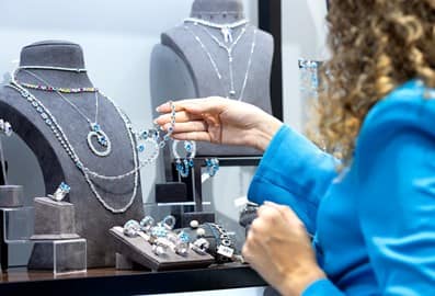 Unique Gifts from Dubai Header Shopping DFC DET