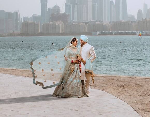 Fotoshooting mit Pärchen an einem Dubaier Strand