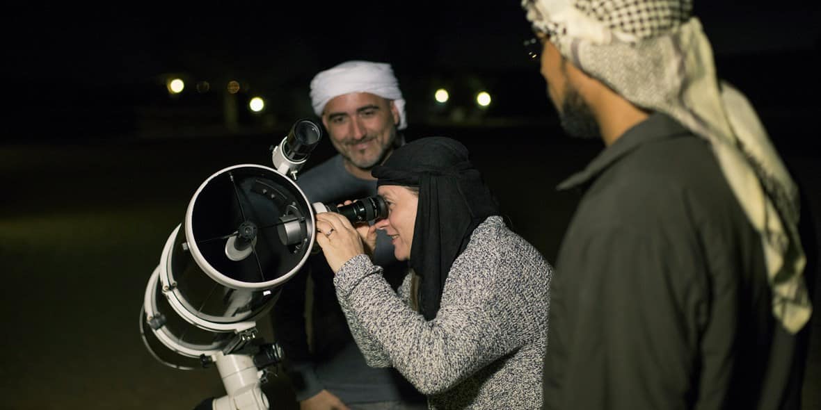 what-to-do-in-al-marmoom-desert-stargazing-2