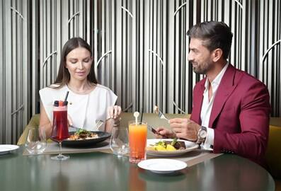 around the world in 80 days qe2