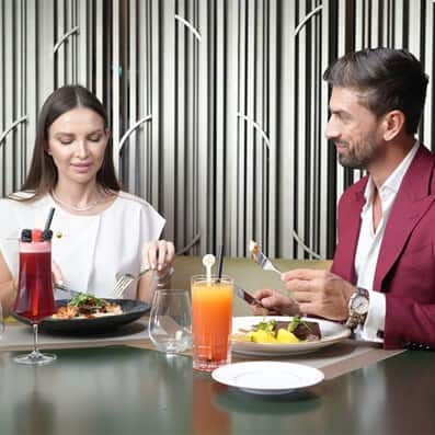 around the world in 80 days qe2