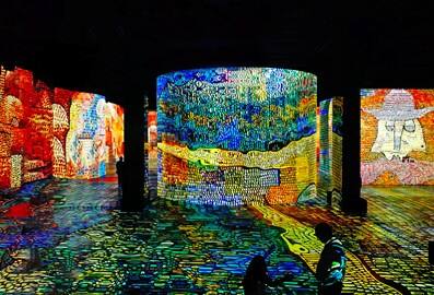 AWAKEN THE SENSES WITH INFINITY DES LUMIЀRES LATEST EXHIBITION: RAISE VIBRATION - GAUDI, KANDINSKY, AND KLEE