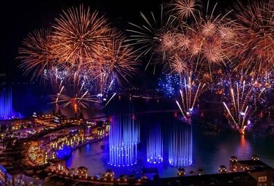 NYE A Cappella The Pointe Firework Fountain Show at Palm Jumeirah Dubai