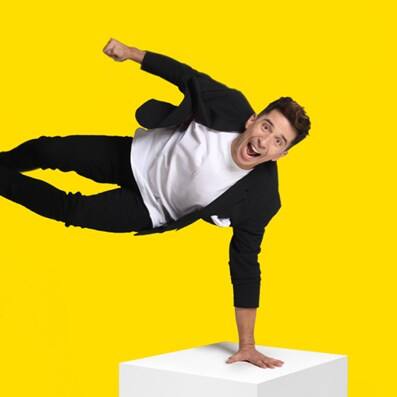 Russell kane at QE2 Dubai
