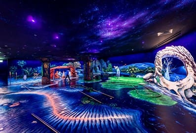 3D blacklight minigolf