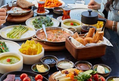 مطعم "أمايا" في دبي مول