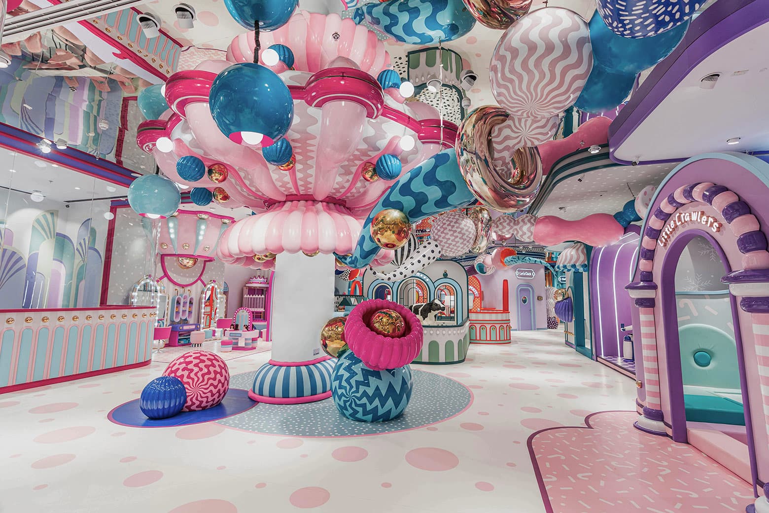 Boo Boo Laand interior