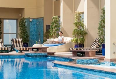 Dusit Thani pool Dubai