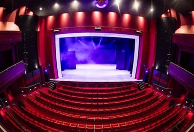 new-covent-garden-theatre stage