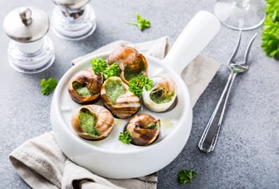 poiplay-restaurant-loungegettyimages847633158jpg