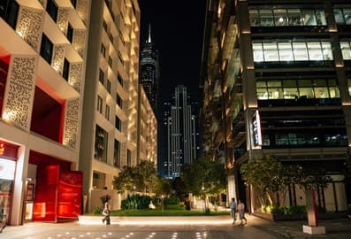 25 Jump Street night view