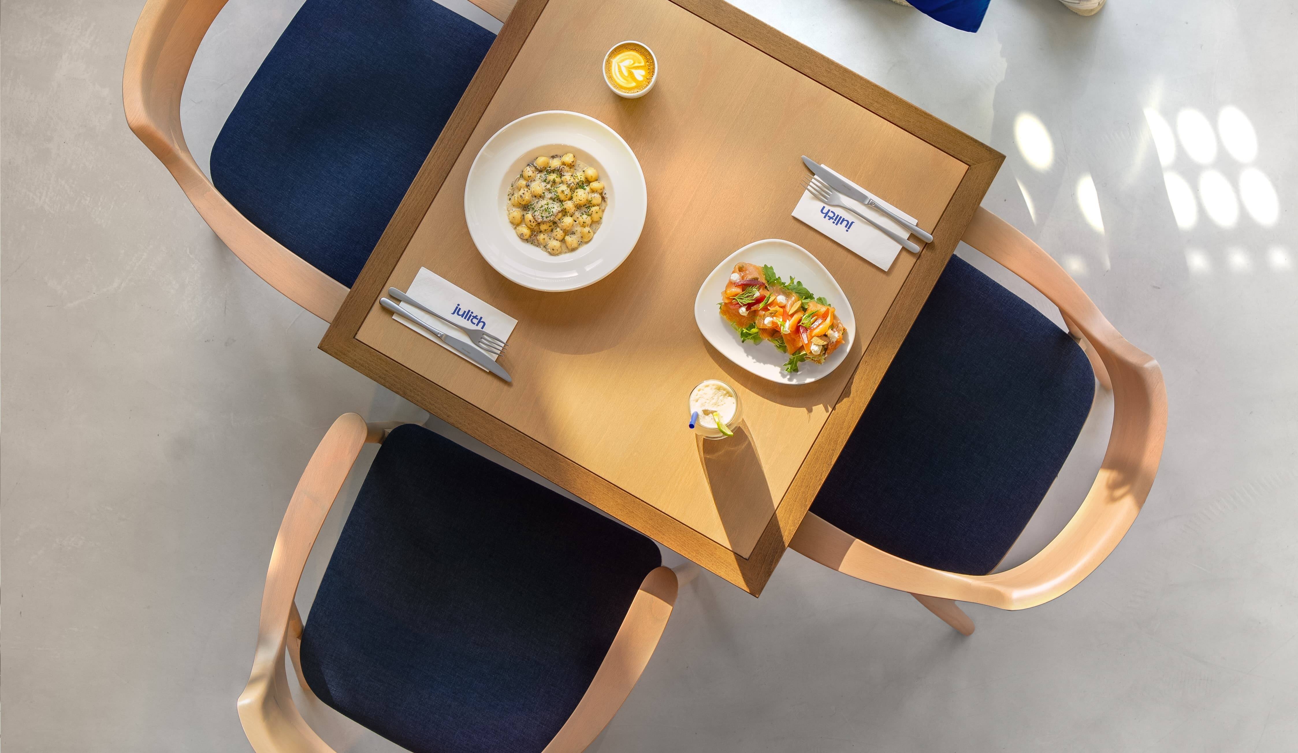 Food table at Julith