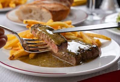 le relais de l'entrecote French restaurant steak frites