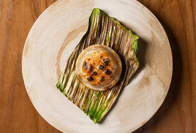 Authentic Thai cuisine presentation at MANĀO restaurant