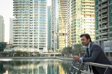 Un ejecutivo en JLT