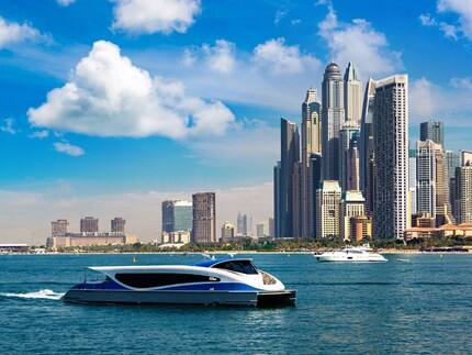 Water Taxi, Dubai Skyline