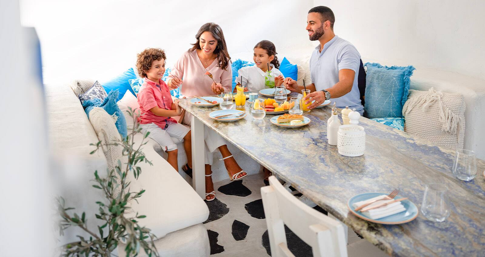 Egyptian Family, Dining, Dubai, Fish Beach Taverna