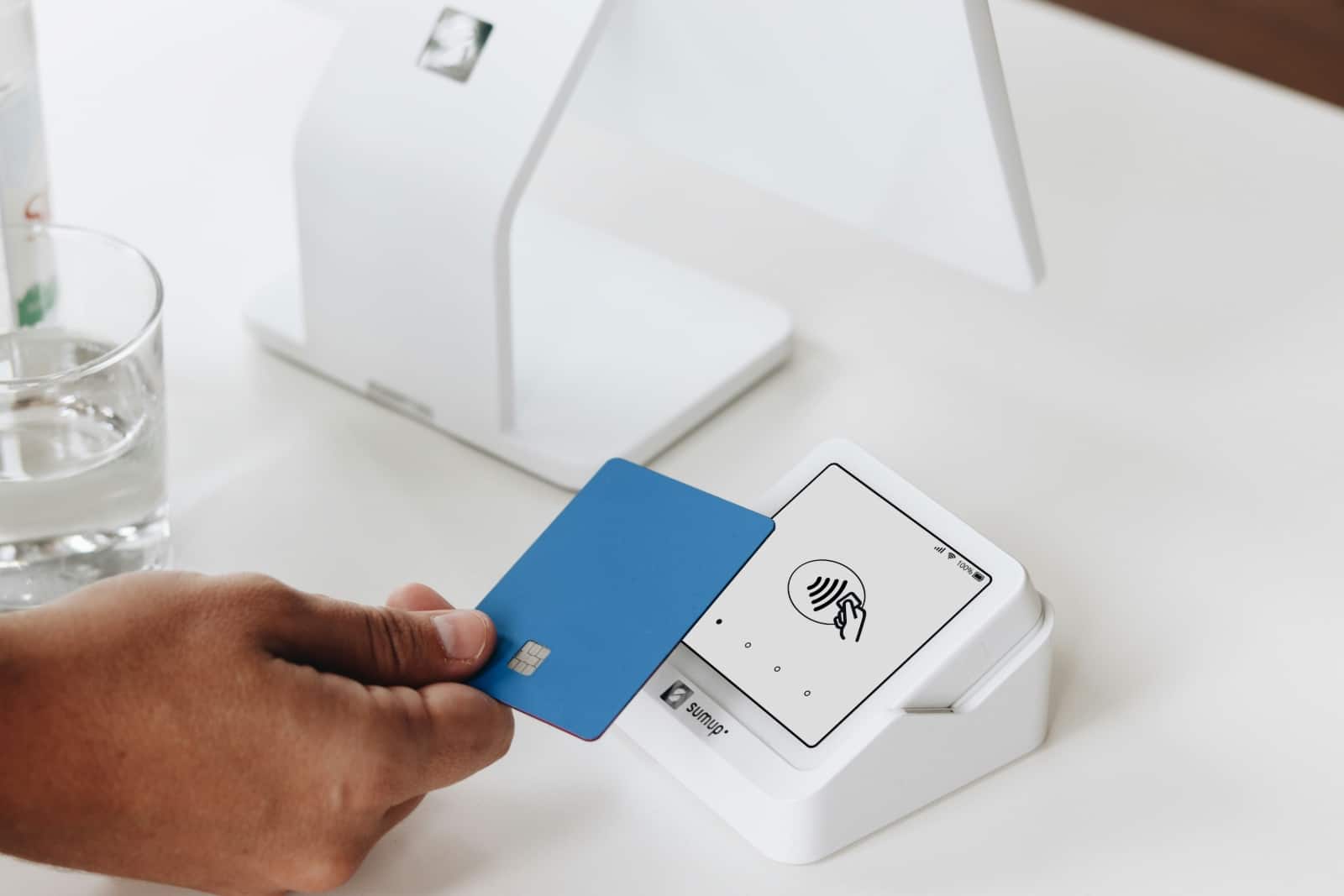 currency-header-credit-card-unsplash-april-2026