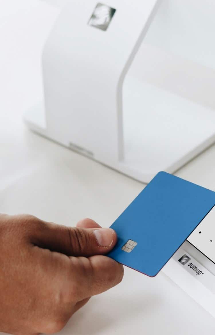 currency-header-credit-card-unsplash-april-2026
